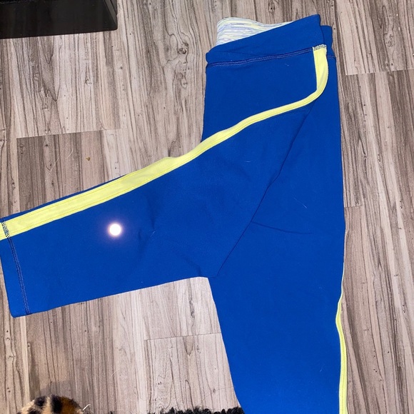 Lululemon cross waist cropped leggings - Picture 1 of 4